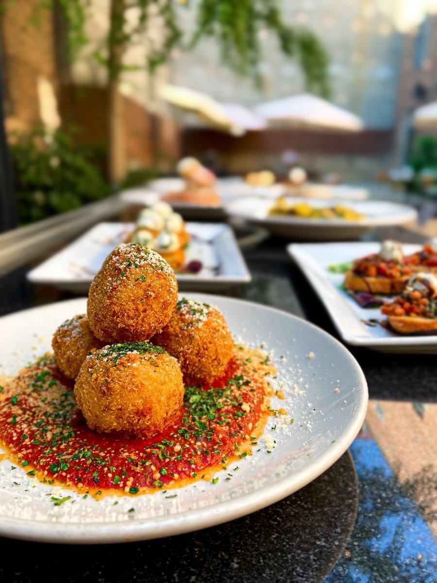 GravyRaleigh's tweet photo. Would you rather...
Eat only risotto balls or bruschetta for the rest of your life? https://t.co/25x9igKczP
