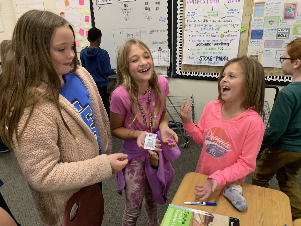 MrsDeMarchi157c's tweet photo. Let’s WEIGH in on yesterday’s math lesson⚖️ Collaboration to estimate classroom items using our benchmark fractions- 1g, 10g, 100g, and 1kg! #WeAreChelsea @Chelsea_Tigers https://t.co/B3mNBK63ps