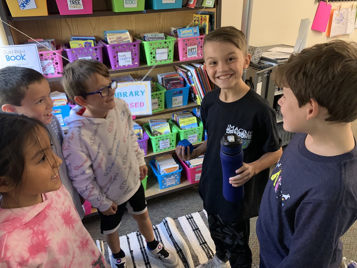 MrsDeMarchi157c's tweet photo. Let’s WEIGH in on yesterday’s math lesson⚖️ Collaboration to estimate classroom items using our benchmark fractions- 1g, 10g, 100g, and 1kg! #WeAreChelsea @Chelsea_Tigers https://t.co/B3mNBK63ps
