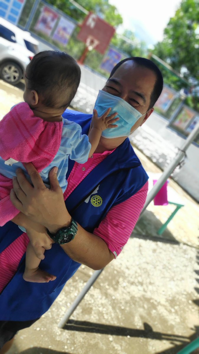 RCSanFernandoLU's tweet photo. Our Rotarians have gone to Nasudi Center for Women and Children to help give hope to the traumatized kids who have been victims of abuse. We serve to make them be able to see the beauty of life once again. #rcsflu #d3790 #rotaryinternational https://t.co/yrHwgt30uf