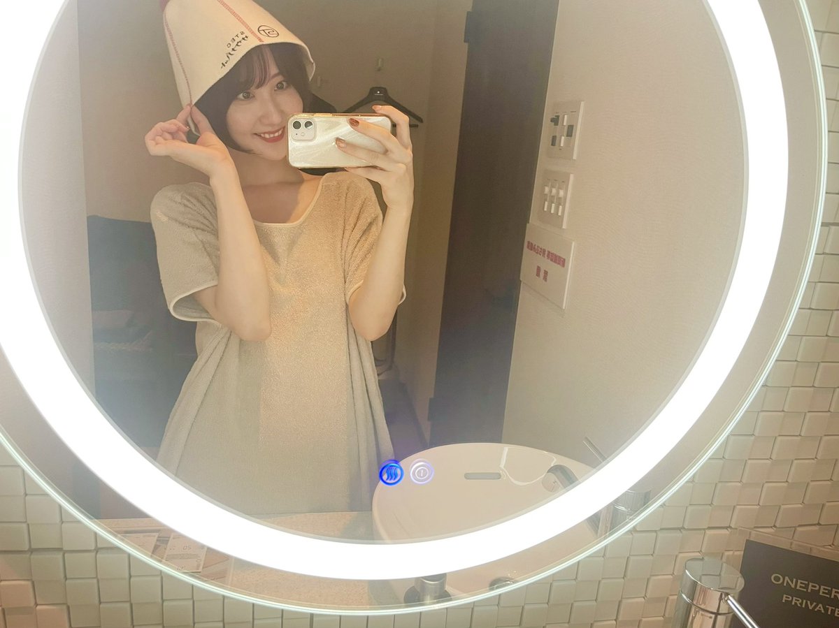 haana16's tweet photo. 先日初めてプライベートサウナを
体験させていただきました🧖🏻‍♀️
《ONEPERSON茨木》様へ♪

ポンチョやサウナハットを
お借りできます🤍
完全個室なので、思いっきり
リラックスして過ごせました🫧
アロマロウリュで温度調整も💓
デトックスできてスッキリ✨

ありがとうございました❣️
#pr #サウナ #サ活 https://t.co/837oRpvDy2