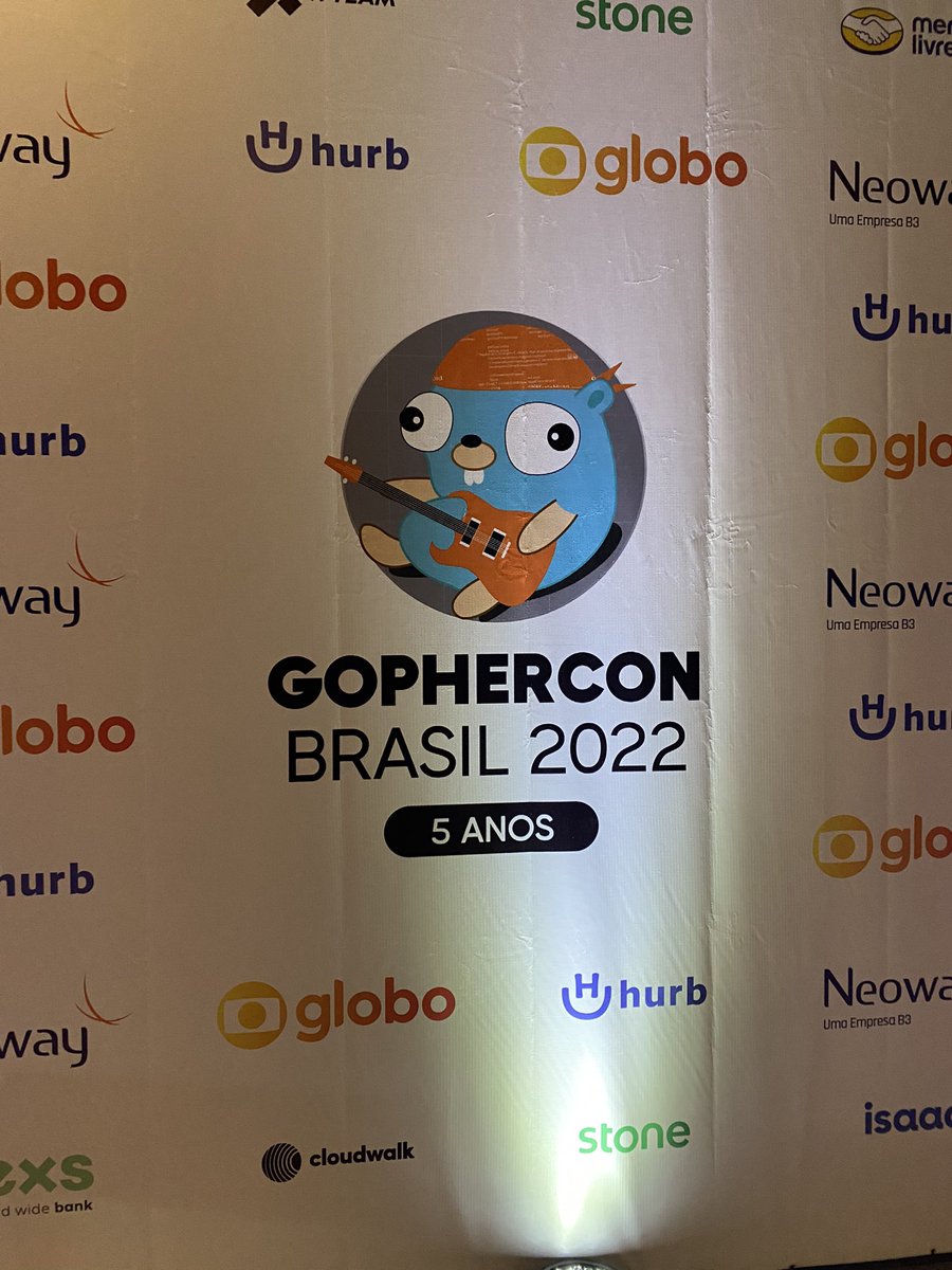fabiotavarespr's tweet photo. Dia dois da @gopherconbrasil acontecendo em Florianópolis. Time da @pismo_io marcando presença no evento incrível que está rolando. #golang #gopherconbrasil https://t.co/F14S7DBeI3
