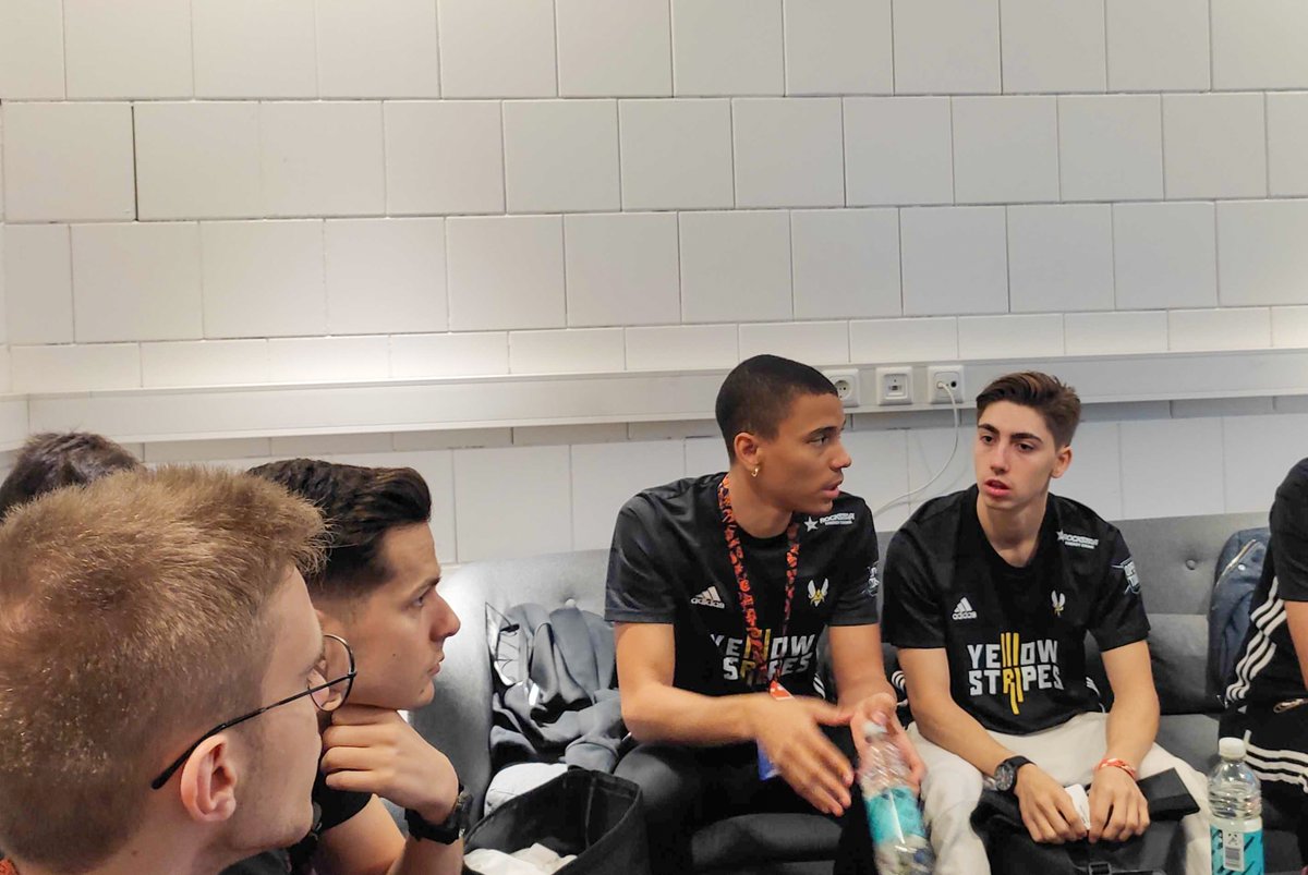 Yellow Stripes speedrun <a href="/LEC/">LEC</a> any% no cheat ?