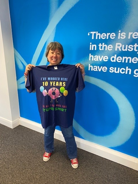 Time4Dementia's tweet photo. @Time4Dementia Coordinator Bik-Kay #Celebrating 10 years @alzheimerssoc @KateLeeCEO, @BSMS_CDS @SurreyDietetics @UniOfSurrey @UniofExeter @uniofbrighton @PlymUni @KMMSmedschool @UoE_MI @BrightPhysios @BrightonNurses
 #makingadifference #collbration #teamworkmakesthedreamwork https://t.co/d1VSpA3m0g