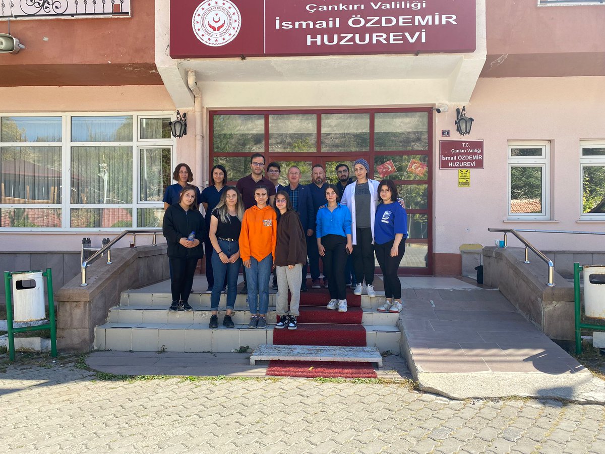 ercanirmak18's tweet photo. 1- "Yaşlılarımıza hürmet ve ikram Allahû Teâla'ya saygıdandır." Hadis-i şerifi doğrultusunda 1 Ekim Yaşlılar Gününü genç kardeşlerimle Çankırı İsmail Özdemir Huzurevi'nde geçirdik.++ https://t.co/h90SRivf4O