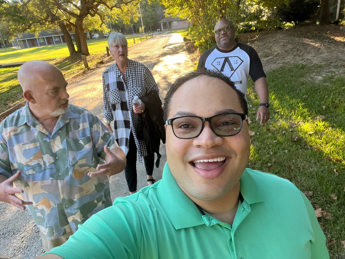 JamesHolcombIII's tweet photo. After a full week of work, meetings, and traveling up and down the state, now I get to spend the weekend with friends in ”God’s front yard”. https://t.co/EfryyoONki