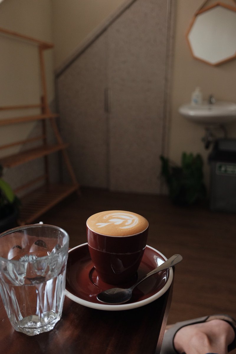 Nichocho's tweet photo. Cerrado on white. Buttery, caramel and milk chocolate. Kinda all time favorite ☕️ https://t.co/VBc0Jguga7