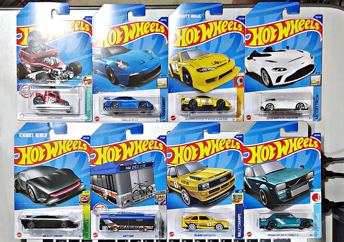 you_kun_jp's tweet photo. 今日の。
#ミニカー #ホットウィール #miniaturecar #hotwheels
#skull #shaker
#porsche #porsche911 #GT3
#LB #super #silhouette #nissan #silvia #S15
#aston #martin #V12 #speedster
#HW #KITT #concept
#aint #fare
'84 #audi #sport #quattro
nissan #skyline #HT #2000GTX https://t.co/HqubdPHGZY