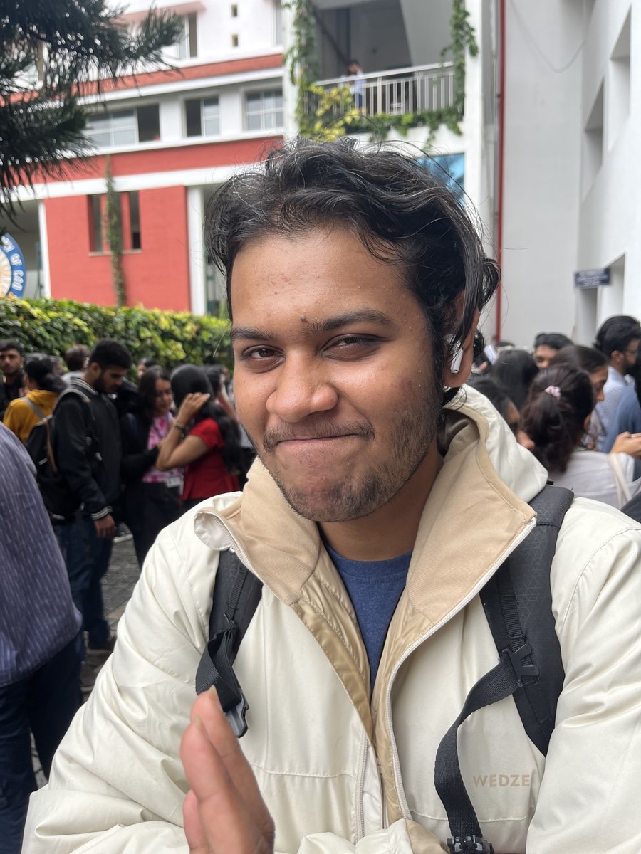 JoshJ28508541's tweet photo. @AbhinSinghh rode all the way from Rt nagar to SJU to miss 2 hours of attendance and to hear classes are called off for the day xD xD

#bvocthings https://t.co/0F6Bug7UVN