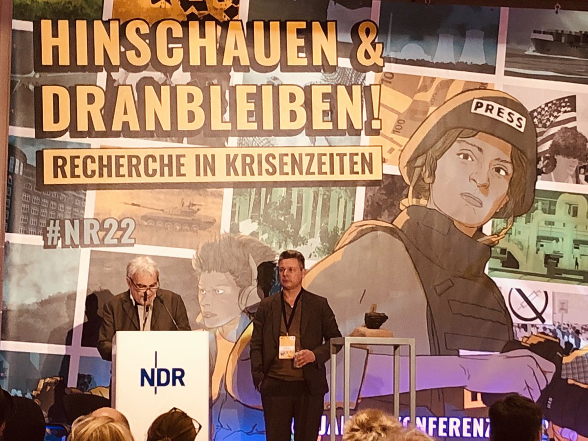 Die Verschlossene Auster geht in diesem Jahr an #tesla ! Eine Auszeichnung als Informationsblockierer des Jahres von <a href="/nrecherche/">Netzwerk Recherche</a> - tolle „Laudatio“ von <a href="/ZgencKayhan/">Kayhan Özgenc</a> ! @MankaHeise <a href="/JanineRichter0/">Janine Richter</a> <a href="/sternde/">stern</a> <a href="/GPSchmitz/">Gregor Peter Schmitz</a> <a href="/BIDeutschland/">Business Insider 🇩🇪</a> <a href="/mozde/">MOZde</a> <a href="/RTL_com/">RTL</a> <a href="/elonmusk/">Elon Musk</a>