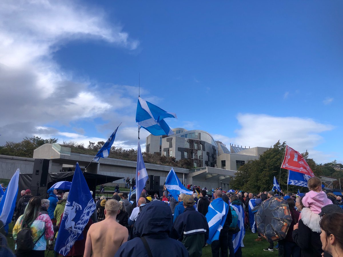 KevanShaw's tweet photo. #AOUB Edinburgh rally great speakers from all sides for Independence https://t.co/jYsUhhgbEN