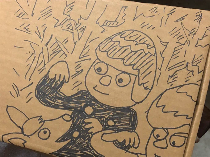 連日、ギャラリーに通ってバックヤードでウクレレの箱に絵を描いています〜通販の終了は月曜日の朝!ウクレレはその日発送されるので明日いっぱいで描きあげちゃわないといかんのよ〜!!(一発描きのアナログイラスト難しく…お恥ずかしい絵も多いのですが…勘弁ね!)#キハラフェス#ウクレレ 