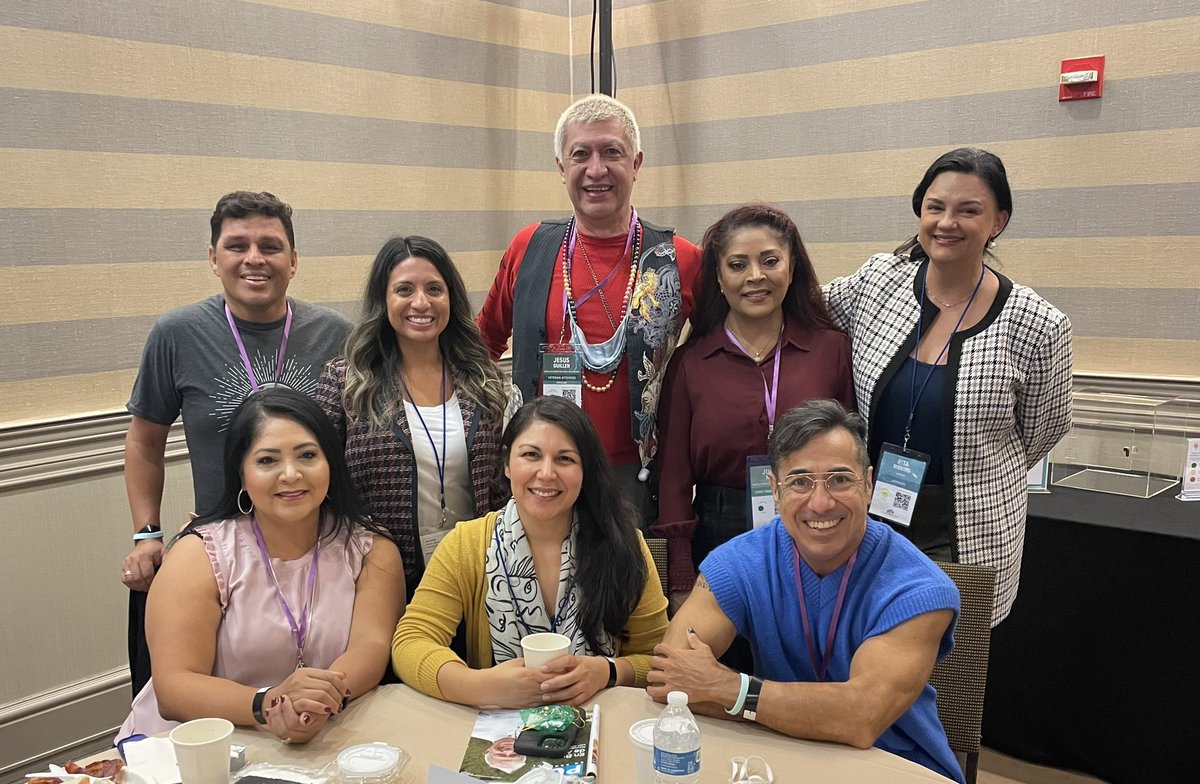 healthevoices's tweet photo. Making lasting connections this morning at the HOLA Breakfast Babble. #HealtheVoices22 https://t.co/eJ8Vddp2gN