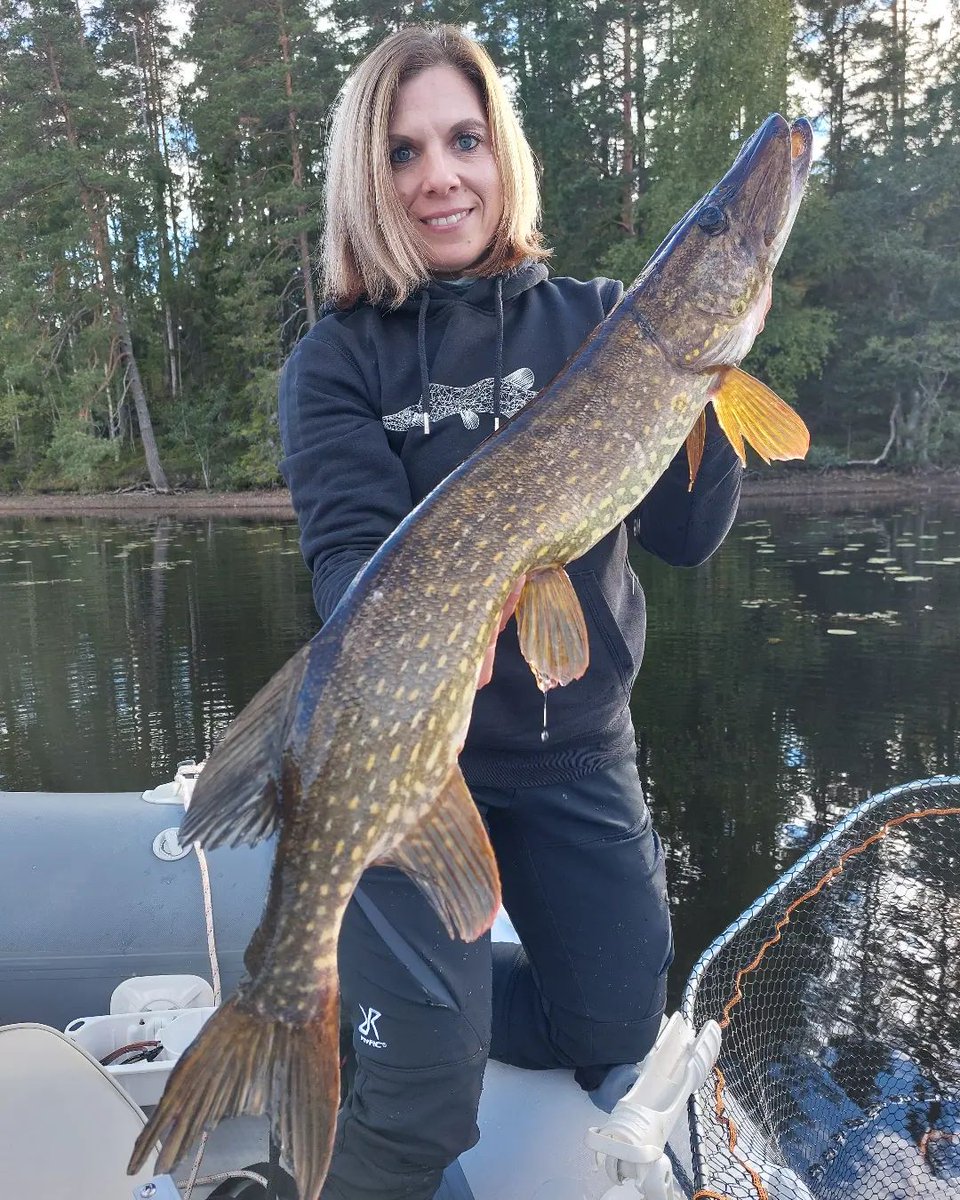 Name the fish!! 
#fishing #FishingGirls #fishinglife