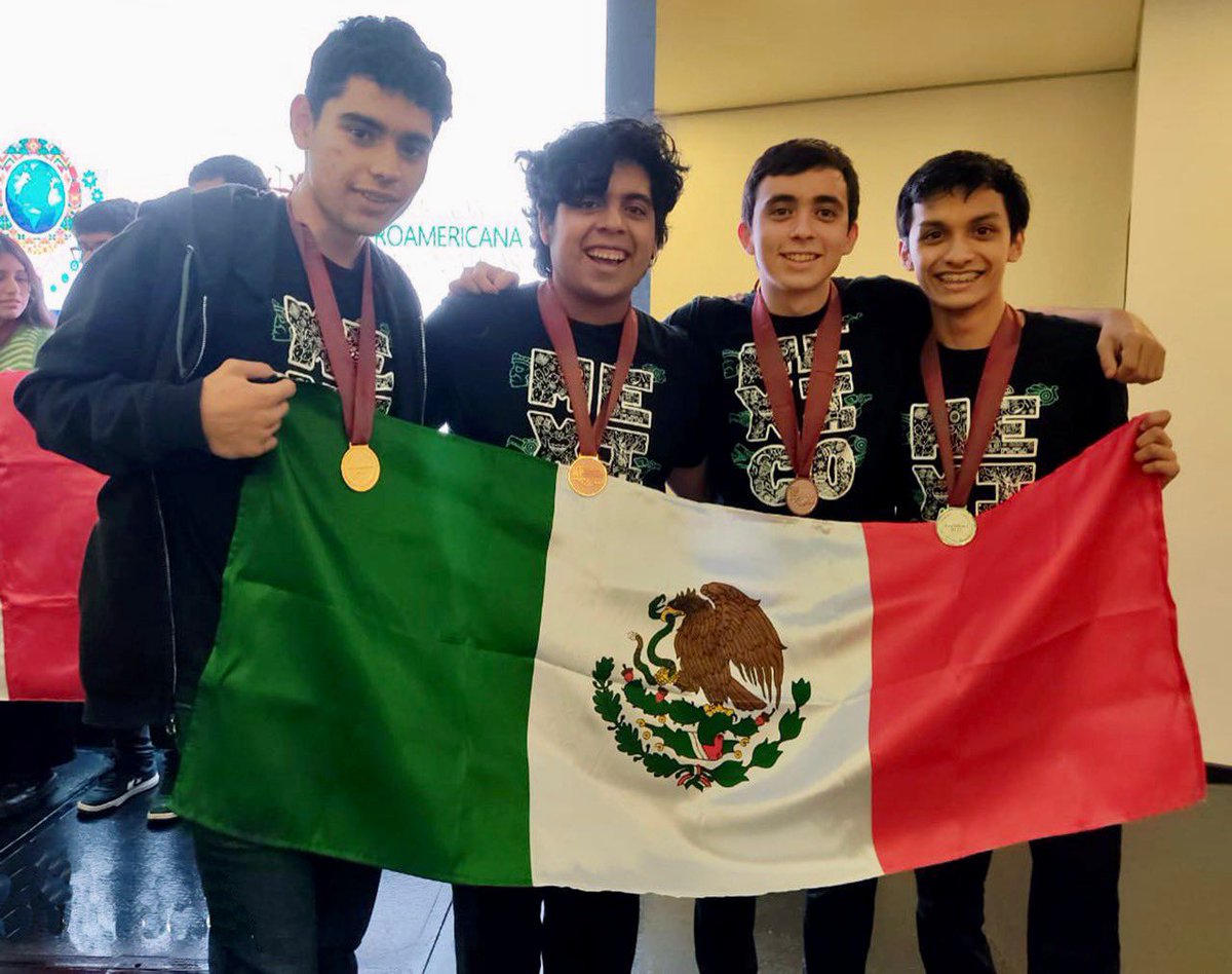 SRE_mx's tweet photo. 📸 El Emb. Alejandro García Moreno recibió en @EmbaMexCol la visita del equipo mexicano que participó en la 37° Olimpiada Iberoamericana de Matemáticas, en Bogotá🇨🇴.
México🇲🇽 obtuvo un oro🥇, dos platas🥈🥈 y un bronce🥉.
¡Enhorabuena!
#OIM22 #SomosOlímpicos https://t.co/JHrlNevl8h
