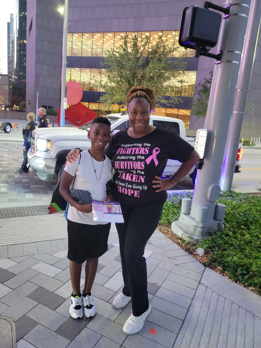 TinaLMatthews1's tweet photo. Race for a cure!! Supporting, Encouraging, and Loving
5K READY! #GoodHealthIsWealth
#SusanGKomen https://t.co/rOAoxqbN0p