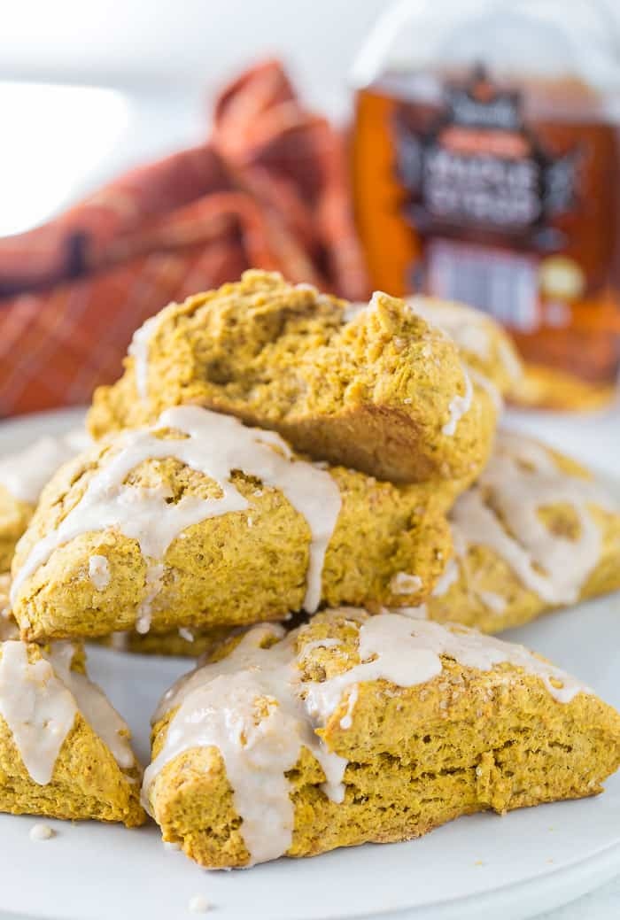 aclassictwist's tweet photo. Happy October!
Let's start the month with a bang and make these Pumpkin Scones with Maple Glaze.
Fluffy homemade scones with your fall fave, then drizzled with a sweet maple glaze.
Recipe- https://t.co/4YyJ8QcsY0
#aclassictwist #foodblogger #dmvbaker #bakersofig #foodie https://t.co/yRsqlB6SNT