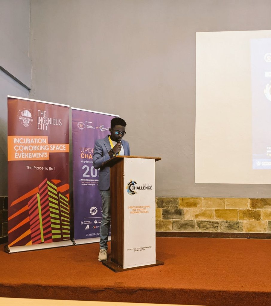 DevelopersUp's tweet photo. "Encourager les jeunes qui sûrement sont doués de génie de révolutionner les TIC en RDC, en lui apportant des solutions efficientes, en repoussant les limites scientifiques, en se faisant connaître dans le pragmatisme"
Dixit @danamphred pour lancer #updevchallenge3 https://t.co/vyw6tyJMAo