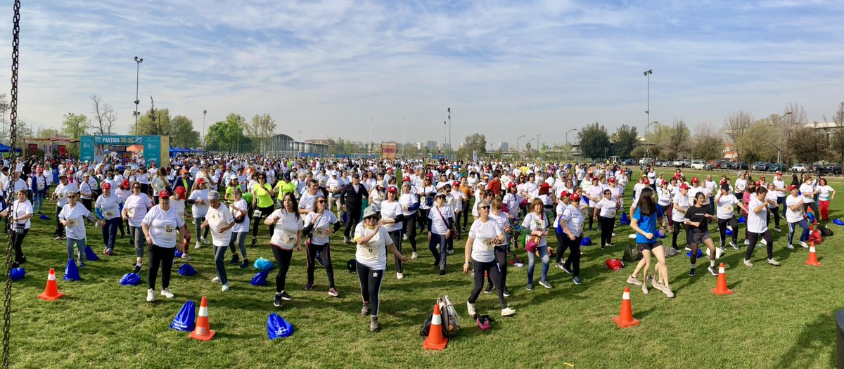 AdultoMayorUC's tweet photo. Estamos dándolo todooo!!!! Se viene la largada de #Camina60+ @ucatolica @ConectaMayor @AdultoMayorUC @centrovejezUC #DiaInternacionalDeLasPersonasMayores https://t.co/aleJpeB9l1