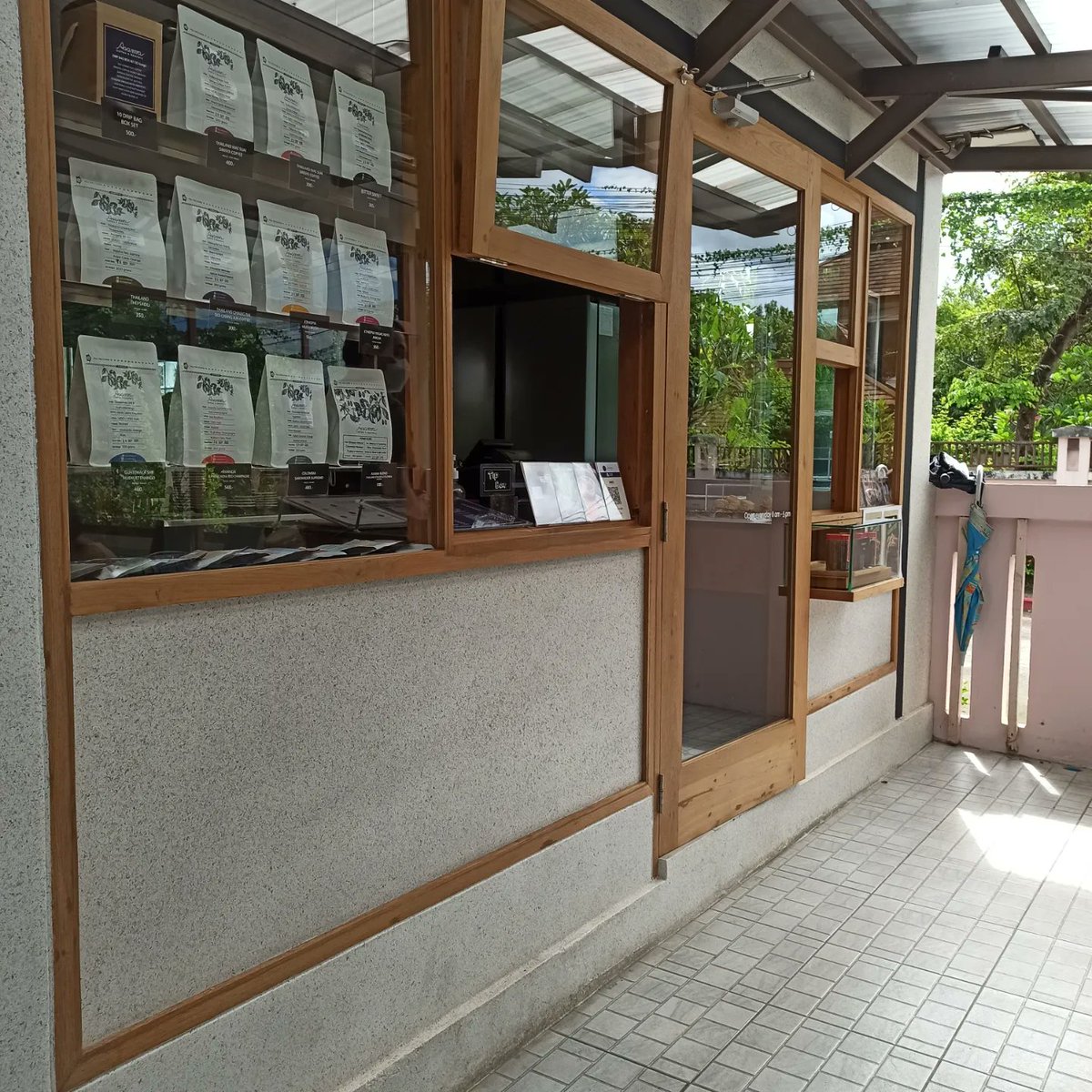 malimali's tweet photo. Asama ร้านกาแฟที่ชอบวิวที่สุดร้านนึงในเชียงใหม่ เจ้าของวนเวียนในวงการมานานละ กาแฟก็เลยหายห่วง
#malimali #whereinth #reviewthailand #reviewchiangmai https://t.co/kEbeFtxE7N