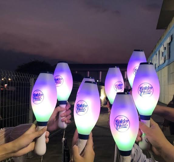 Cherry_Charie's tweet photo. Oh meron palang lighstick ang #GOLDENCHILD So I will make sample for them too! combination of Purple and Green ribbon and purple gems...
WTS #GOLDENCHILD #IPOPU https://t.co/0g17TfqGYb