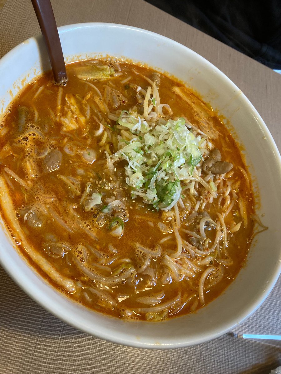 VintageStrike's tweet photo. 2018年11月に休業してた
『パルパル亭』が復活^ ̳ᴗ ̫ ᴗ ̳^
彼女とホルモンラーメン堪能して
来ました～

スプラトゥーン3
さぁ～息子よ勝負だ(笑)
マロンち��ん…フェス結果…
微妙に見えんですわ(笑)

猫ちゃんに可愛い～
お休み場所を提供～ https://t.co/yaLAvZYOr9