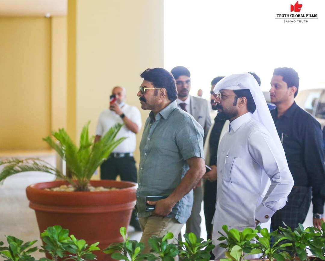 ott_release's tweet photo. Megastar has arrived in Qatar for #Rorschach global launch ❤️
#Mammootty | @mammukka
#RorschachFromOct7 #MammoottyKampany #MammoottyFC #RorschachOnOct7 #rorschachtrailer #Qatar #Qatar2022 https://t.co/Asg60d305C