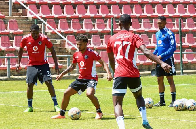 phindarh's tweet photo. #MTN82022 🔥#orlandopirates #MTN8  @MTN8 @MTNza @orlandopirates #MTN8 ☠️♥️ https://t.co/VFedupD2S2
