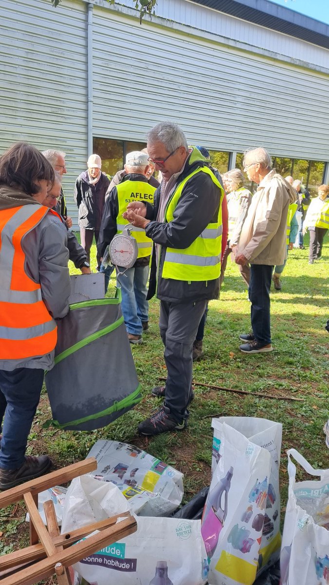 Yannick BORDE (@yannickborde) on Twitter photo Ce matin <a href="/saintberthevin/">Saint-Berthevin</a> "on nettoie sa ville" 105 kg ramassés certes c'est trop mais un constat partagé "notre ville et nos quartiers sont propres" mais situation - favorable sur les gds axes
👏 aux personnes présentes
#DeveloppementDurable
👏 <a href="/LavalAgglo/">LavalAgglo</a> Ce matin <a href="/saintberthevin/">Saint-Berthevin</a> "on nettoie sa ville" 105 kg ramassés certes c'est trop mais un constat partagé "notre ville et nos quartiers sont propres" mais situation - favorable sur les gds axes
👏 aux personnes présentes
#DeveloppementDurable
👏 <a href="/LavalAgglo/">LavalAgglo</a>