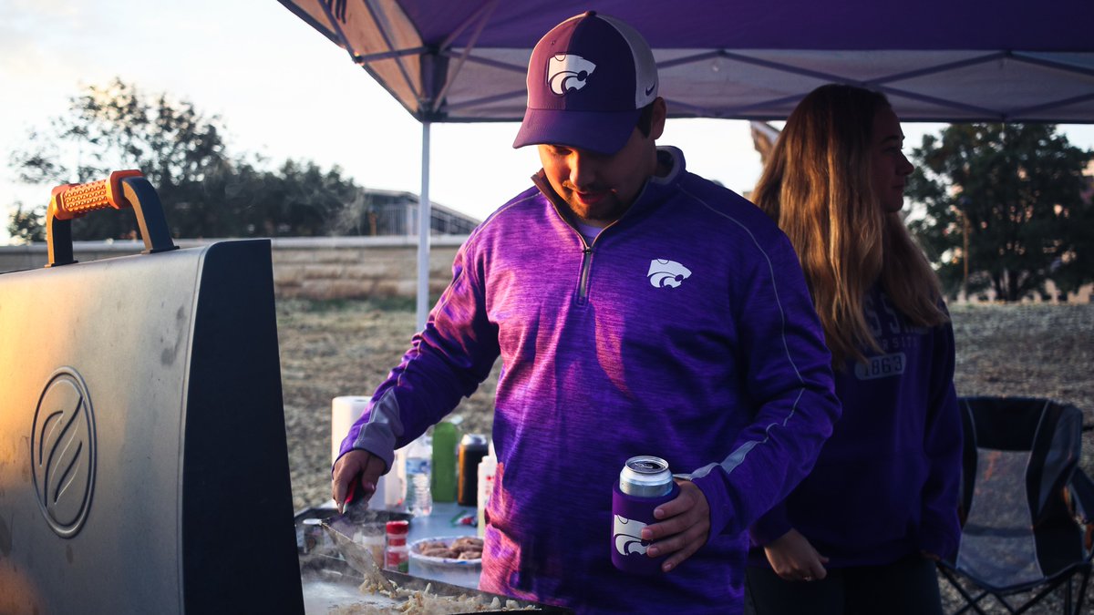 kstatesports's tweet photo. That lighting tho 🤌 https://t.co/VUzzGQmWUq