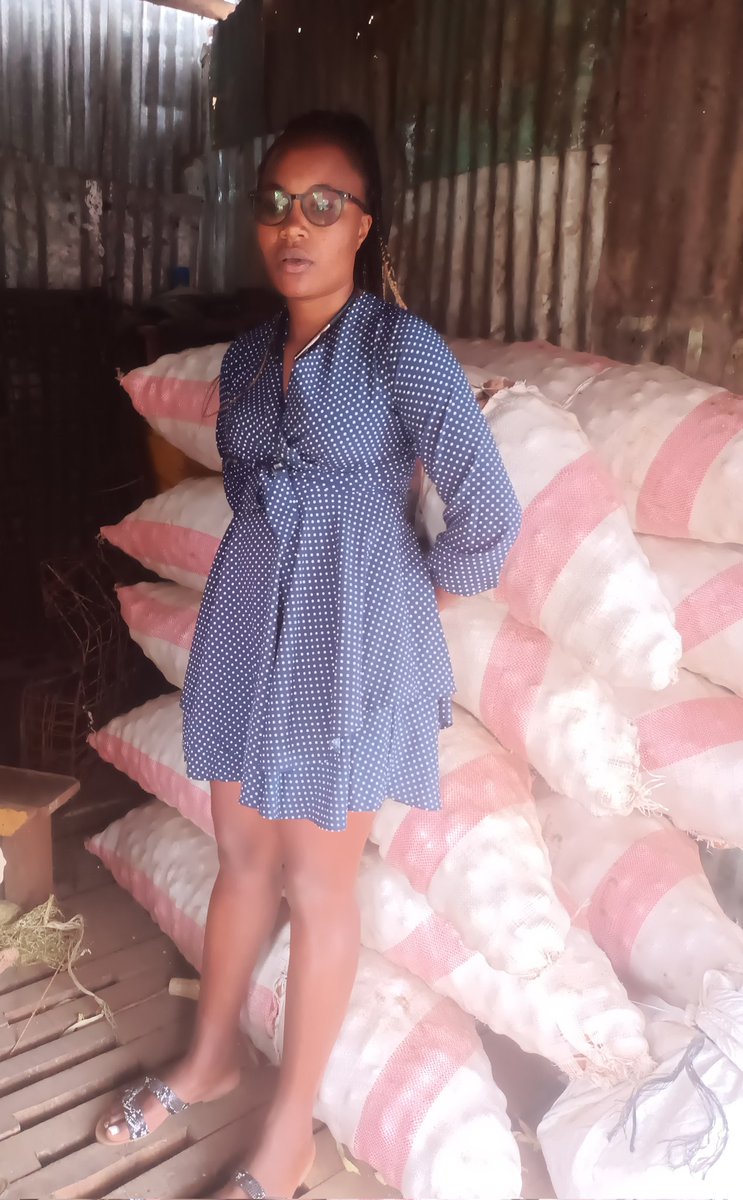 bevalynekwambo3's tweet image. Pray for your mumama because stock ya kesho nimechukua na 4400🥲 yaani waru na zinapanda kupanda hi very much waru farmers 🧐