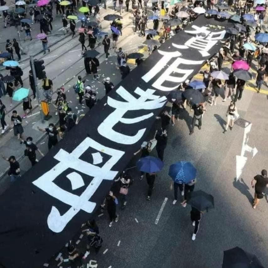 NiagaraRF's tweet image. 浣溪沙•国殇

长夜难明赤县天
红魔邪怪舞翩跹
人民十亿罹祸难

鱼肉百姓榨民膏
百万狗官齐弄权
末日穷途在眼前