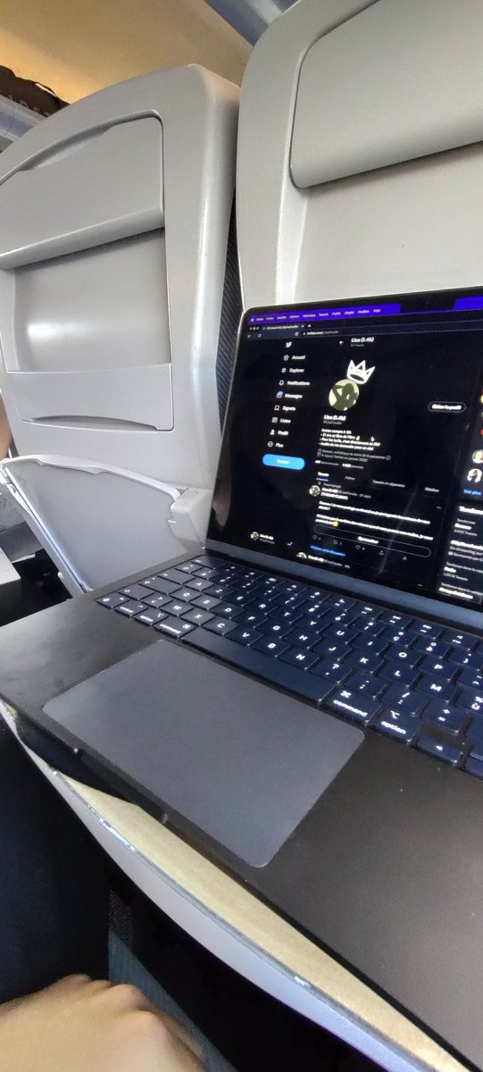 LisaFavelle's tweet photo. Merci à mon client pour le voyage ! 
Bien arrivé à Paris, je vous en direz plus sur comment c'est passé le réel 😋🔞

RT si tu veux la suite 😏 https://t.co/JantsXPx1v