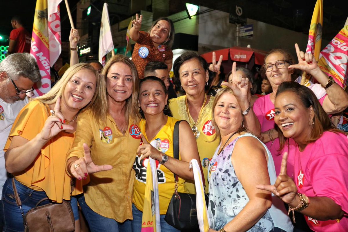 Sertao_Baiano's tweet photo. #ElmoVaz, @FabiolaMansur_ e @lidicedamata arrastam multidão em #Irecê https://t.co/JXINaJ6dHk Num dos principais atos das Eleições 2022, prefeito e deputadas mobilizam milhares de pessoas e demonstram a força de quem trabalha pela cidade. @LulaOficial @Jeronimoba13 @ottoalencar https://t.co/TNMFFfc3Ku
