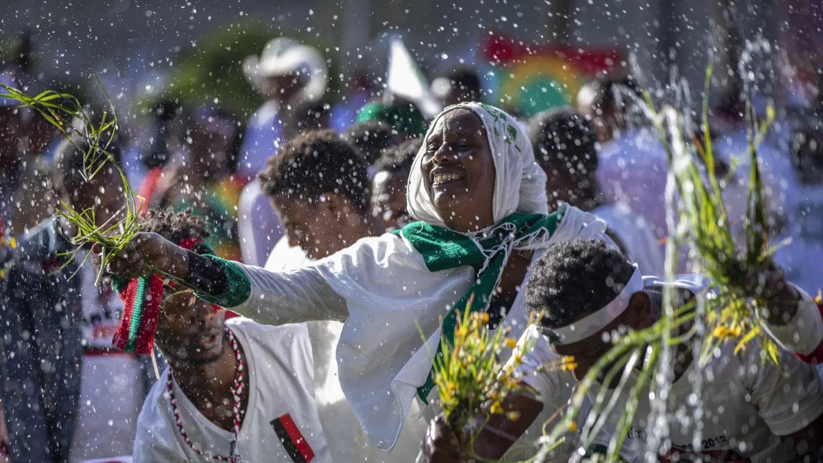 GualAziz's tweet photo. Happy Irreecha to the Oromo Nation around the world!🌾🌳 🖤❤️🤍

May the goodness of this season bring peace, safety, and stability to all! 

#Irreecha2022 https://t.co/mMpfBqANQN