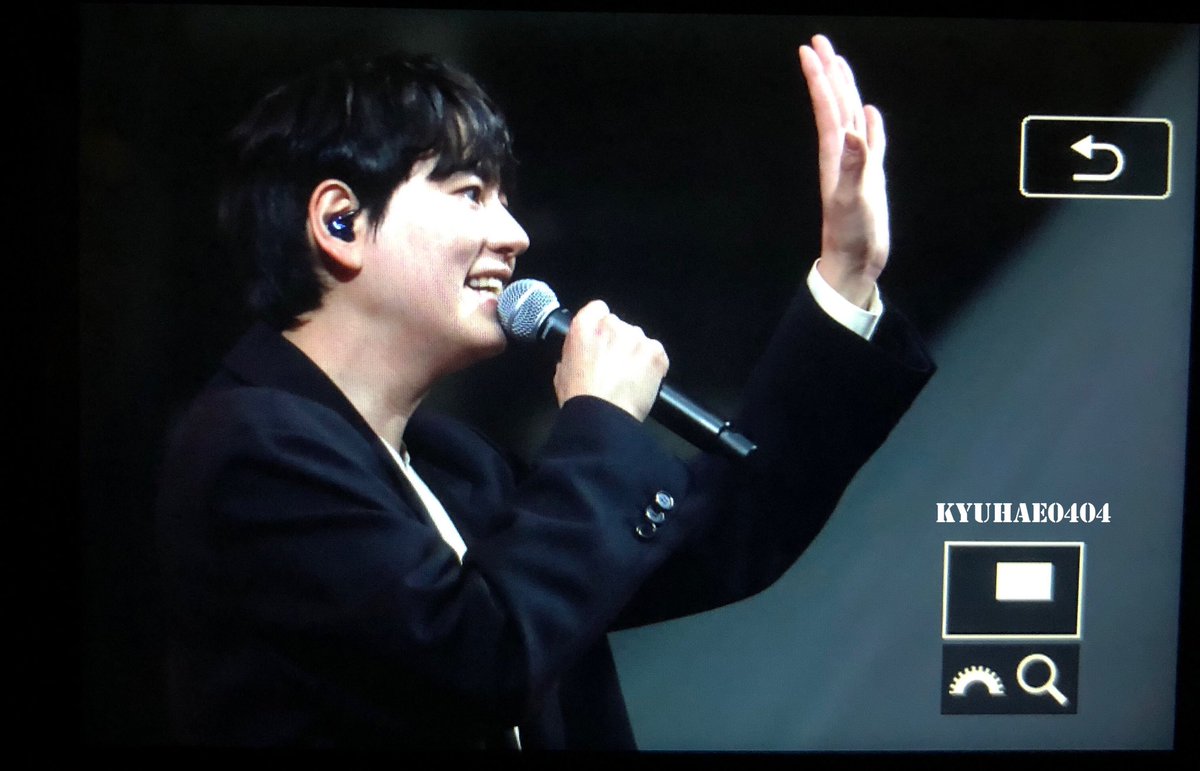 KyuHae0404's tweet photo. 221001 한국문화축제 개막제  

#KYUHYUN #규현 https://t.co/OZNy6UK8Rb