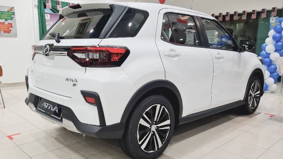 KLperodua's tweet photo. Book your ATIVA now! 😍 

• Fuel-efficient 

• 1.0L Turbo engine with Dual Injection Technology 

• Diverse range of spaces
and compartments

• Fast loan approval, fast delivery

DM or click the whatsapp link below for inquiries 😁

https://t.co/ZrkOPivoDv https://t.co/oXUD6Ao7CK
