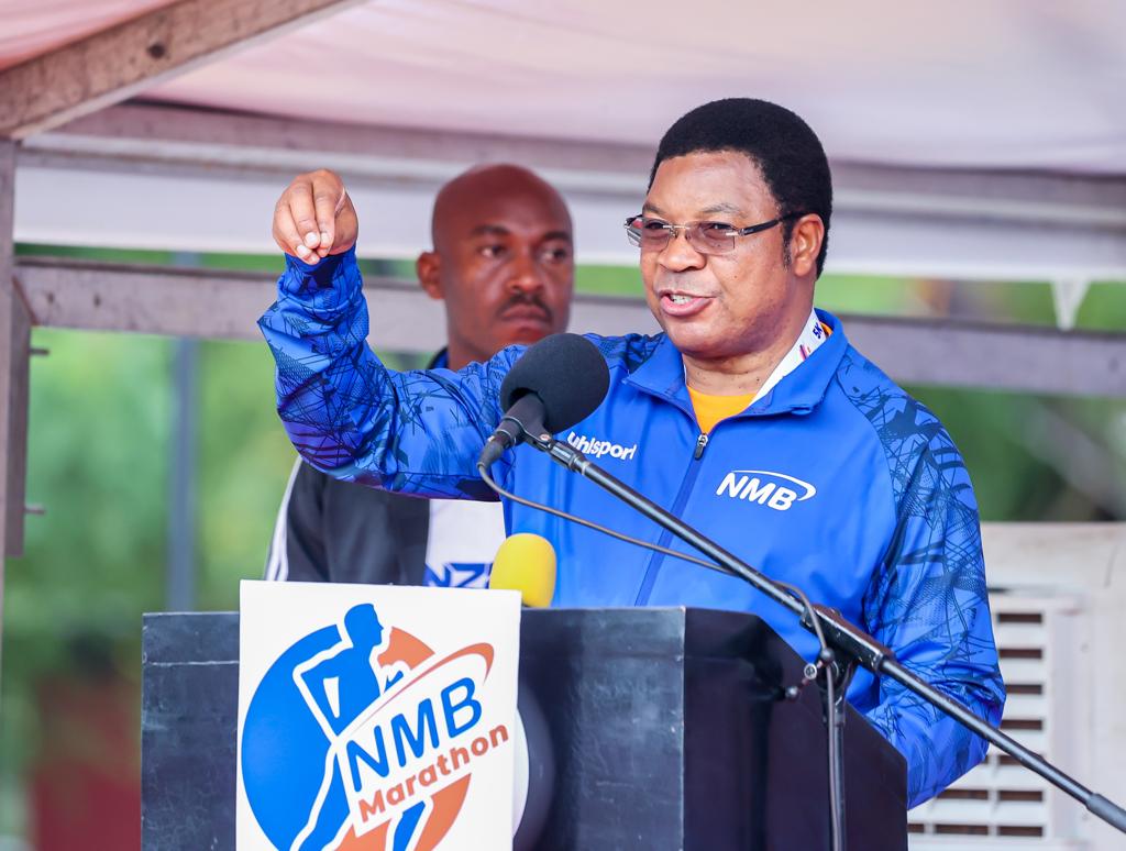 habarimpyatz's tweet photo. Waziri Mkuu Mhe. @KassimMajaliwa_ pamoja na Katibu wa Itikadi na Uenezi CCM Ndugu @hamdu_shaka wameshiriki #NMBMarathon @NMBTanzania ambapo lengo la Marathon hii ni kukusanya fedha kwa ajili ya kurejesha Tabasamu kwa kina Mama wanaosumbuliwa na Fistula.
#FistulaInatibika https://t.co/SrOMX5NM6I