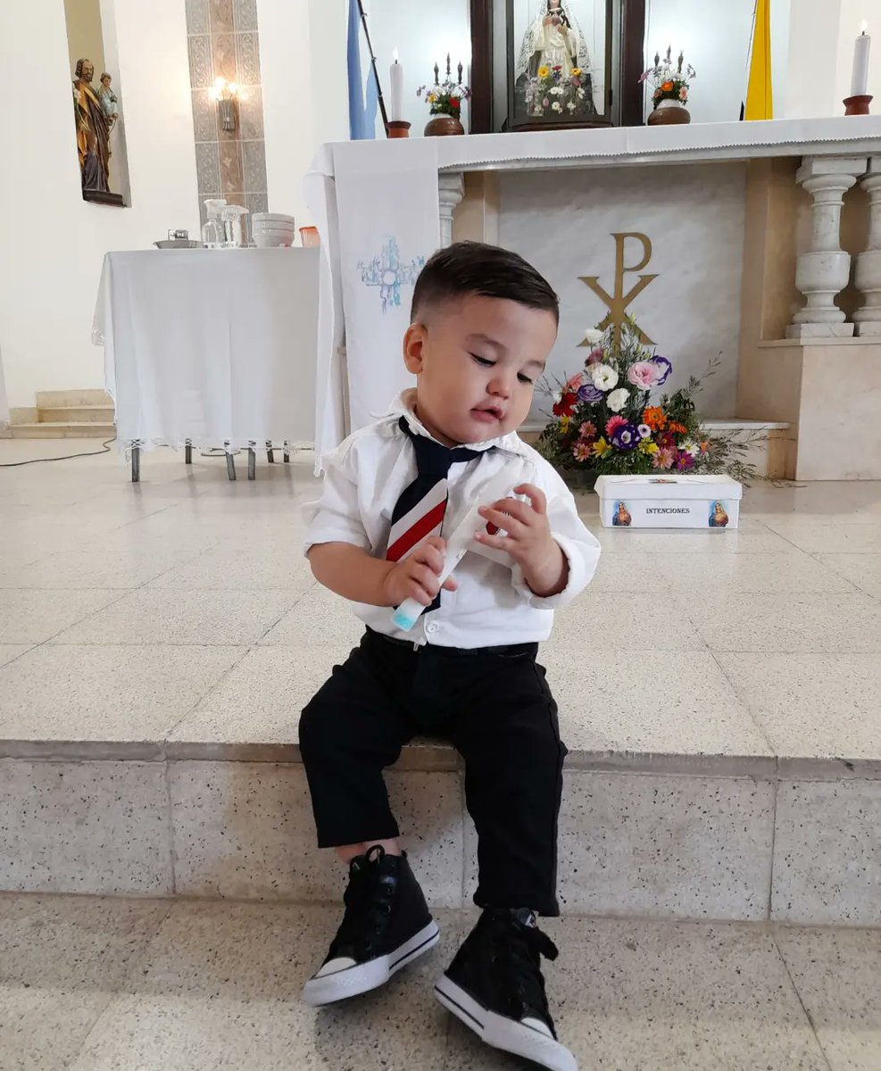 brihan42's tweet photo. Bautismo con la de angelito labruna.. ivael santiago ya sos hijo de dios jaja ❤️ https://t.co/sdwJTyFBVj
