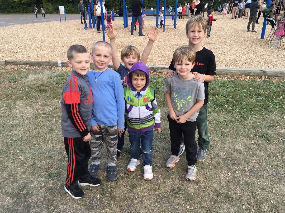 GleasonLakeWPS's tweet photo. Students enjoy being with friends! https://t.co/Vq8AaS20HL