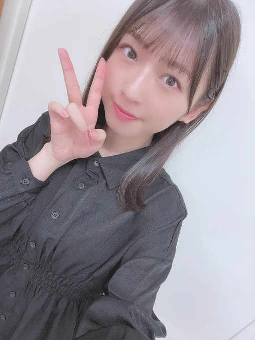 おしゃべり会1日目ありがとうございました2週連続で話せるのは嬉しいね〜〜!今日は珍しく(?)黒かったです(°▽°)明日も朝から!よろしくお願いします#ビーサンはなぜなくなるのか? 
