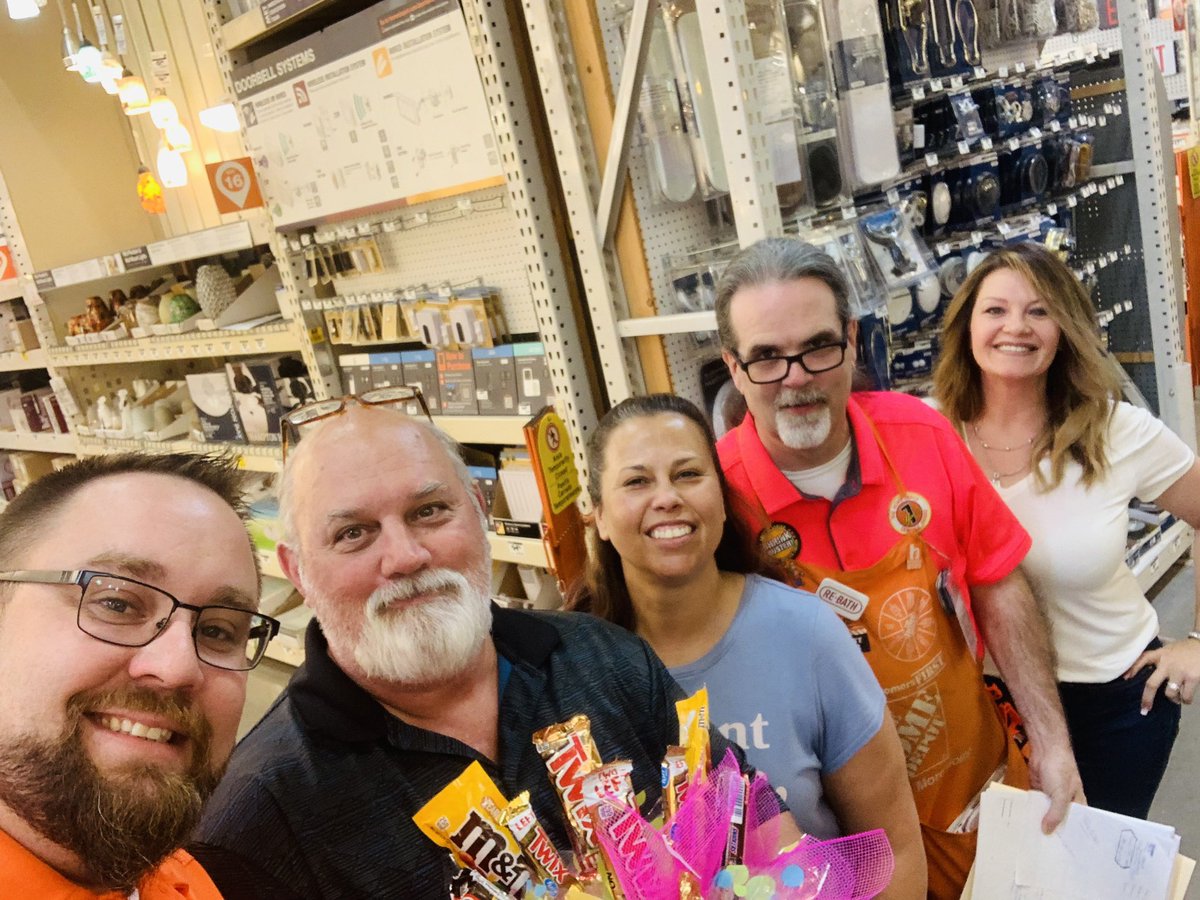 KatieCzachor's tweet photo. @NicoleWebbHD472 @THDRyanking @judes0401 @AndrewJensen66 @MarkKaufmann8 @SSouthernthd @LaurenFager @LisaToltzman @AaronFooteD130 I stopped by with a card and candy for Ashley your Infocus Captain & leadership team from store #488wolfpack ๐ซถ๐ผ Such a big accomplishment https://t.co/FMbkTtQ0KV