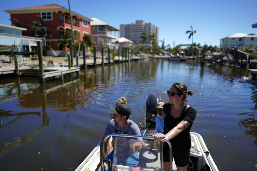 WFLA's tweet photo. 27 dead in Florida after Hurricane Ian, report says https://t.co/gVZzeqS6r2 https://t.co/99sh1OEOId
