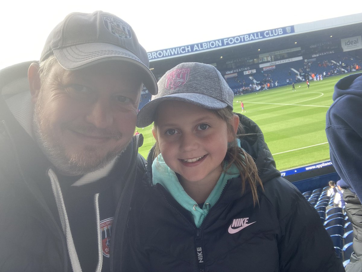 BaggieSmith's tweet photo. 🔵⚪️⚽️ Come on you Baggies! ⚽️⚪️🔵 @WBA https://t.co/NFNrlPMwJ5