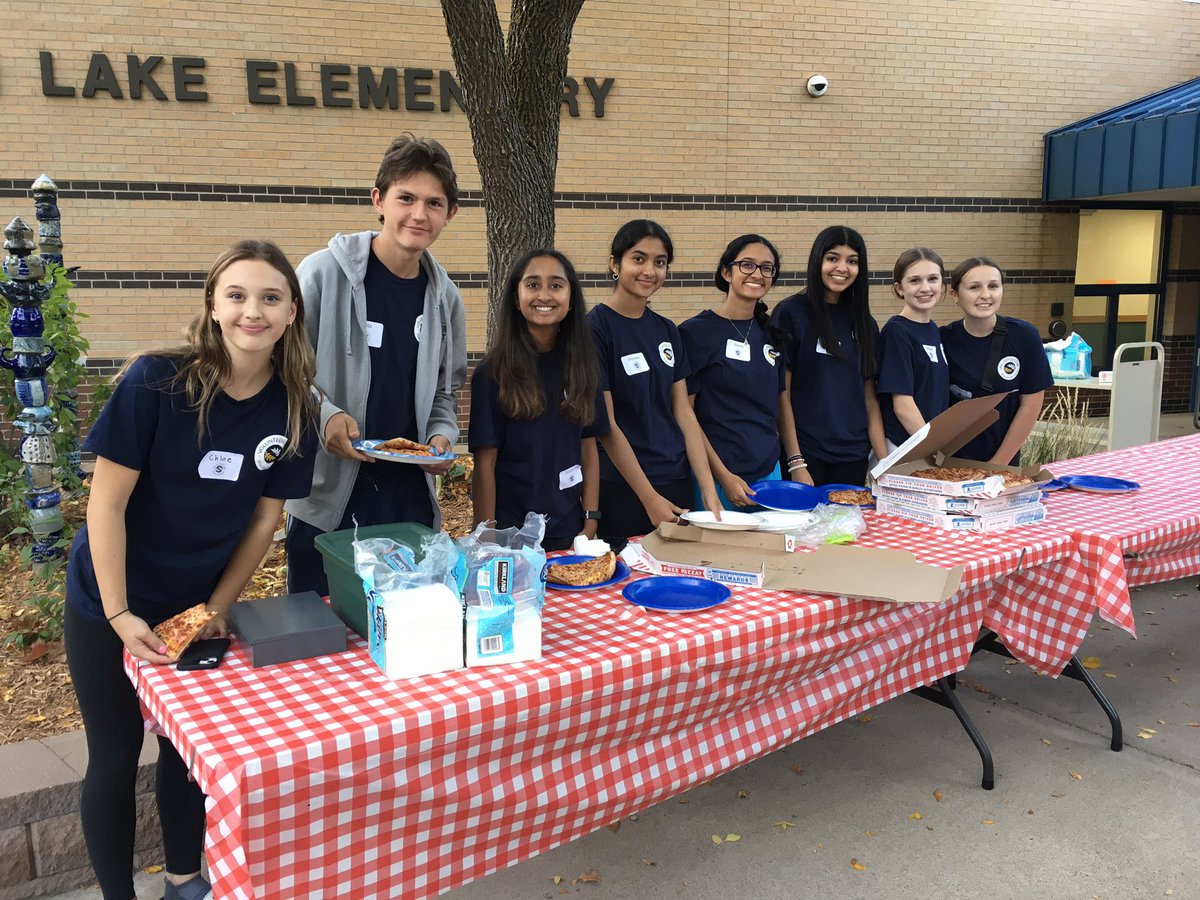 GleasonLakeWPS's tweet photo. We appreciate our Y.E.S. students from the high school.  Thanks for supporting our event! https://t.co/llaSOCOMAh