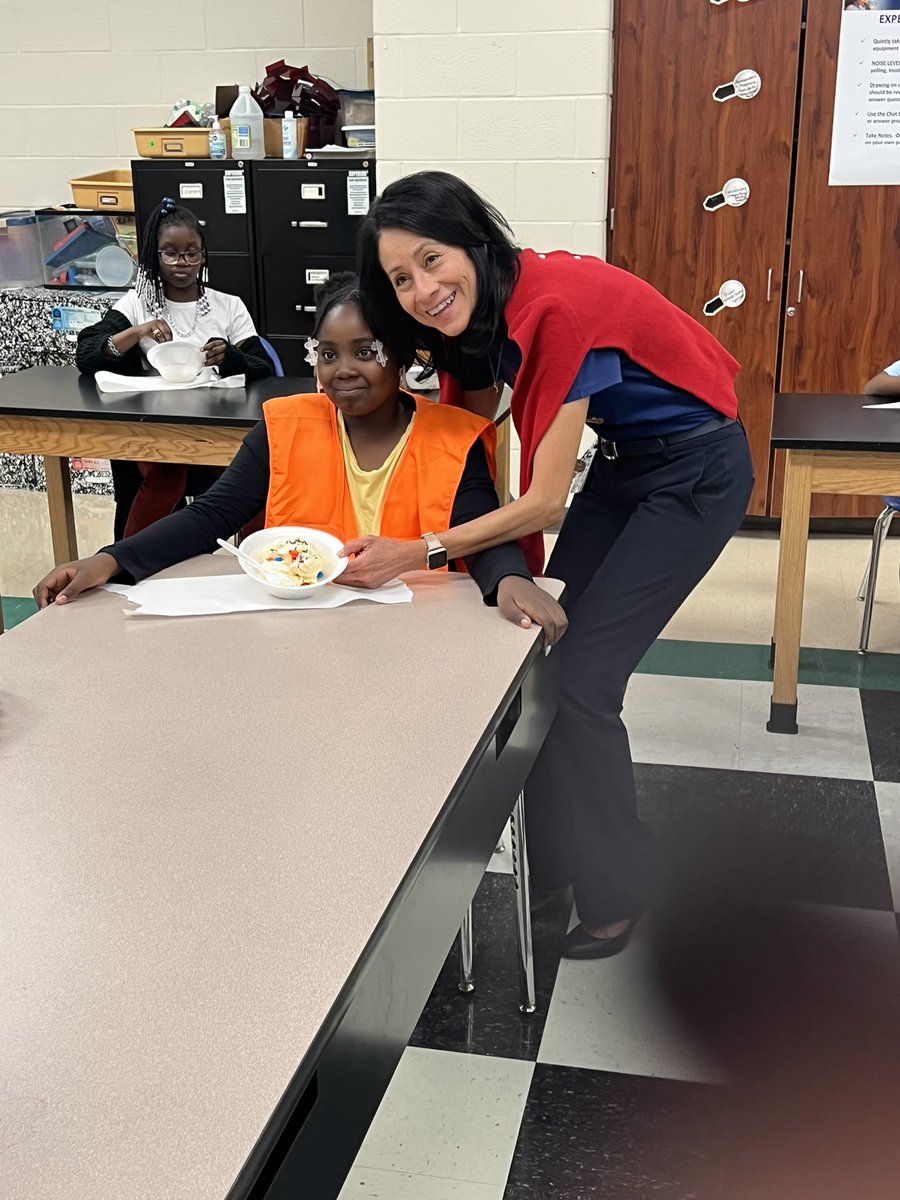 Our Super Proud Superintendent surprises some of our 21st Century scholars! They were excited to see her! #MajorAllStars <a href="/SpringISD/">Spring ISD</a>