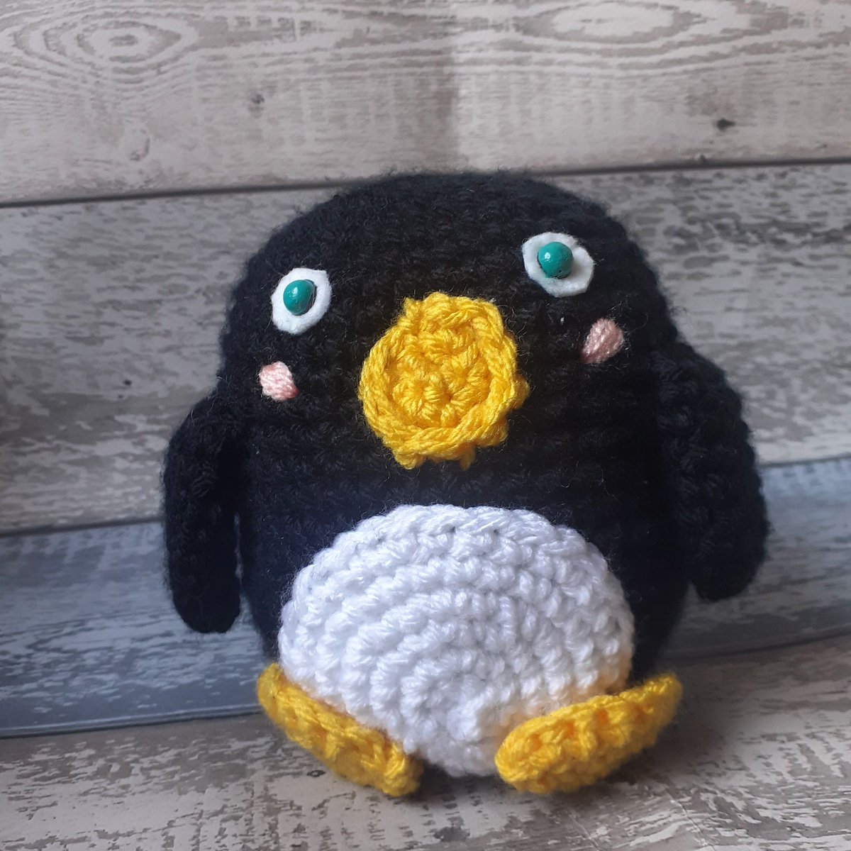 GuildOat's tweet photo. Big thank you to @Mythillogical & @creativecalypso for doing social media takeovers today and sharing items from the market that inspired them.
Here are a few of their items!
#MHHSBD #halloweenhandmade #madespooky #spookymonth #guildoat https://t.co/AN4JtivtTW