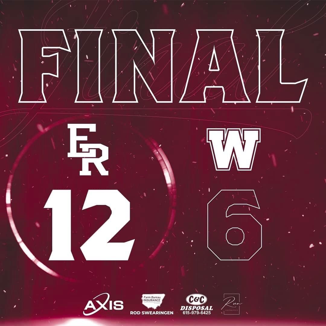 Great night of football! Thanks to our fans, parents, volunteers and sponsors.  📸 <a href="/nixonpromedia/">nixonPRO media</a>  #traditionstartsnow #grateful #family #finish #weareER