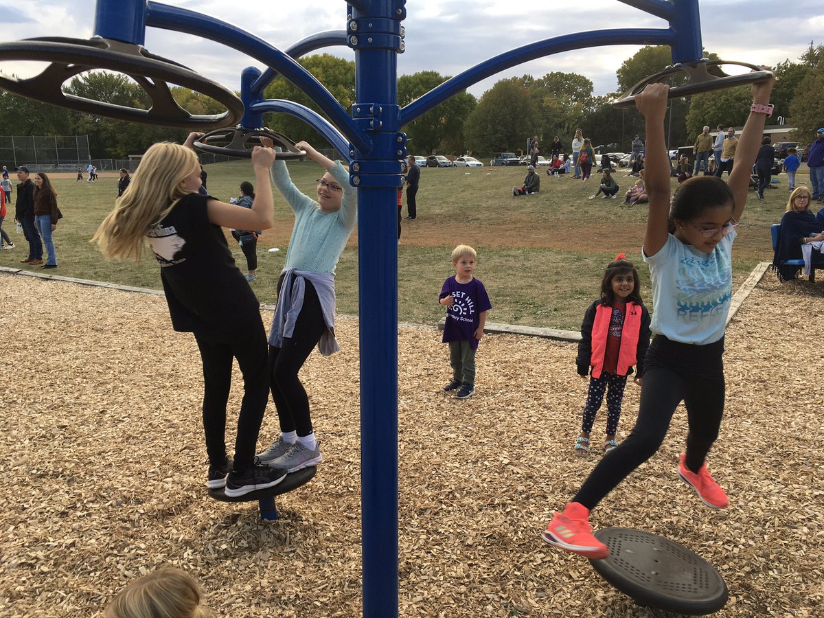 GleasonLakeWPS's tweet photo. Awesome Fall Festival! https://t.co/IWLDwbXzsV