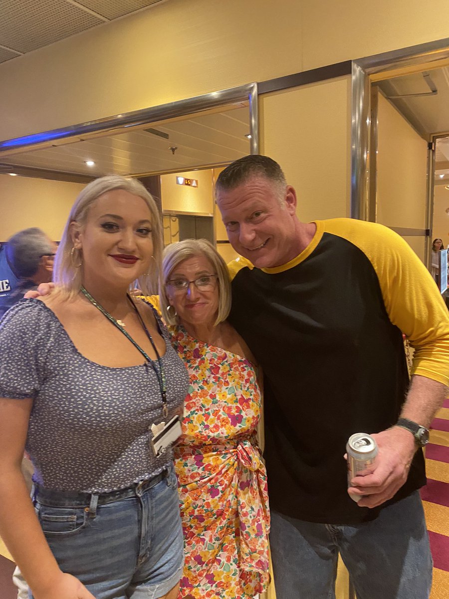 lambas70's tweet photo. Had the opportunity to meet these two funny guys on the ship! Comedians @funnymanjoel and @VinceRoyale thank you for the laughs! 😂😂 https://t.co/UC8GUfbPTd
